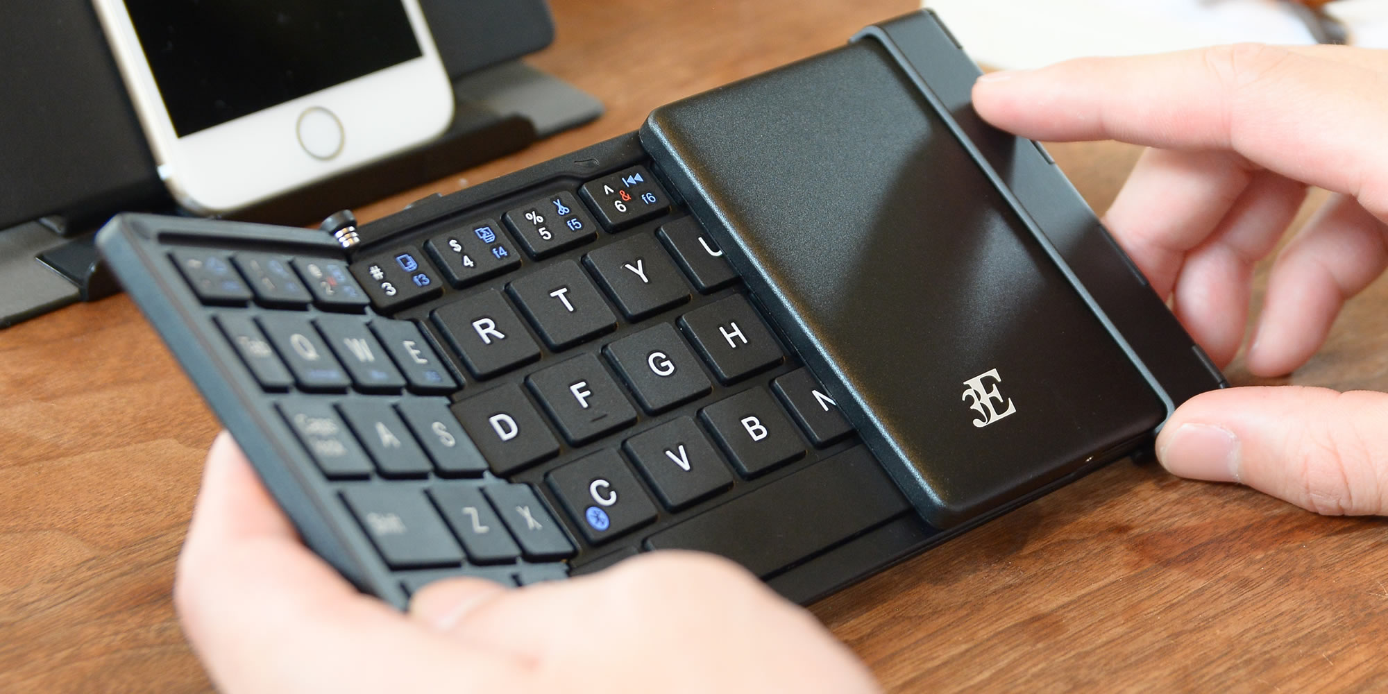 TRI Foldable Bluetooth Keyboard
